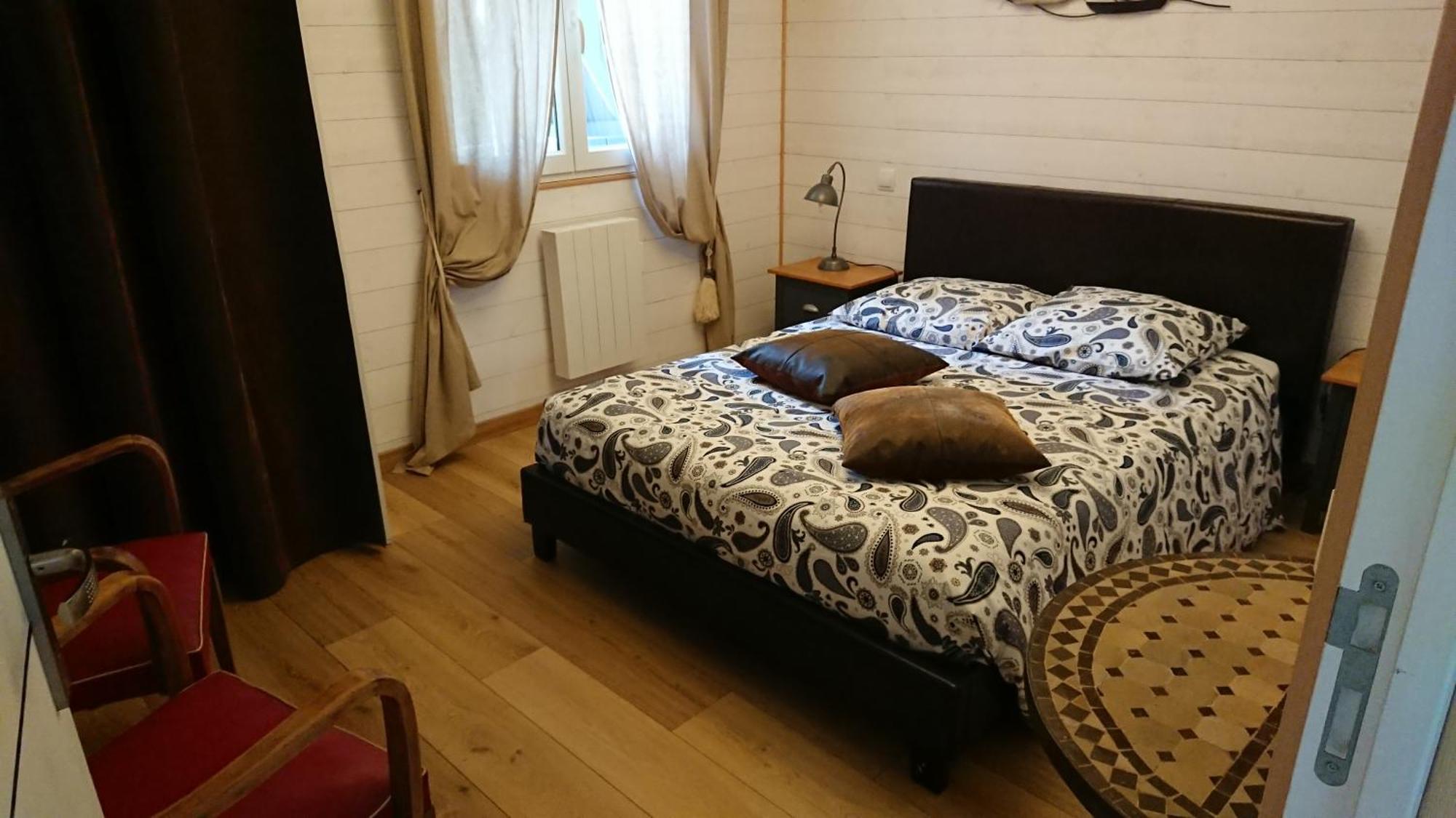 L'annexe De La Darom, Les Bains. * Andernos-les-Bains